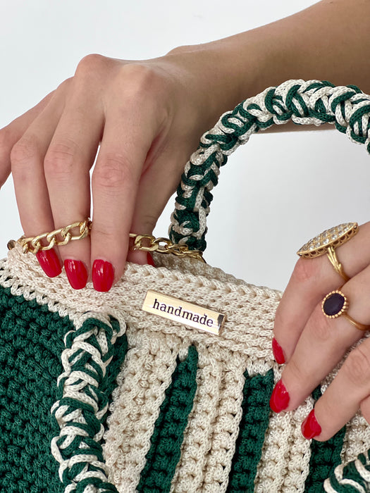 Green & White strips Crochet handbags    حقيبة كروشيه خضراء مخططة بالابيض